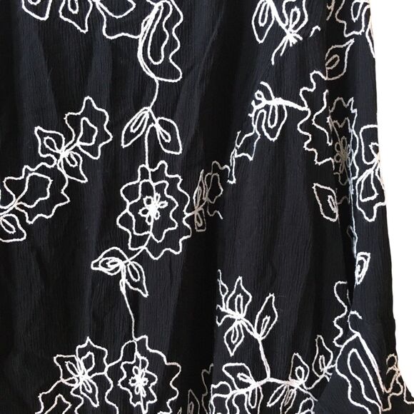 Catherines Women's Tunic Blouse Plus 4X Floral Embroidered Bell Sleeve Rayon - Picture 6 of 9